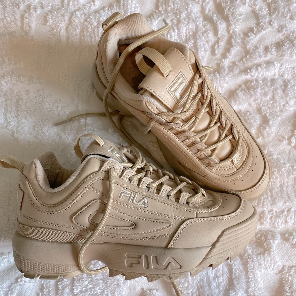 Women’s size 5.5 Fila Disruptor 2